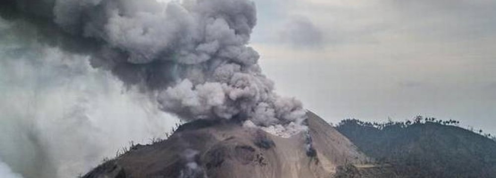PNG Villagers Flee Volcano Eruption