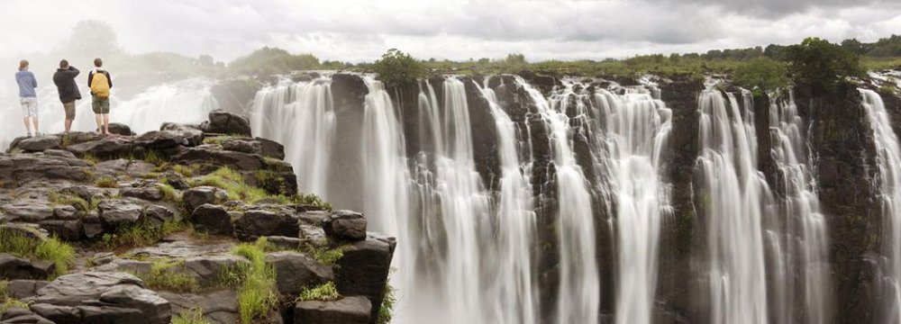 Tourism in Victoria Falls Unaffected by Zimbabwe Vote