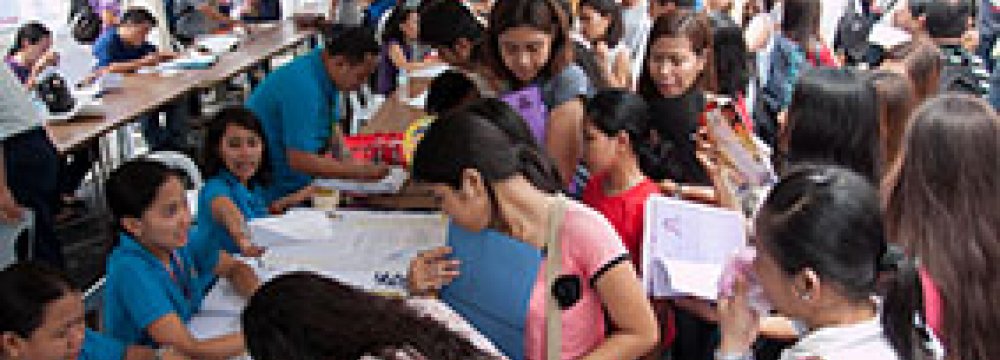 Philippine Jobless Rate Rises to 6.6%