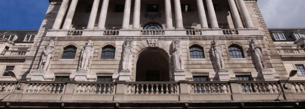 Pound Hits Highest as BoE Backs Rate Rise