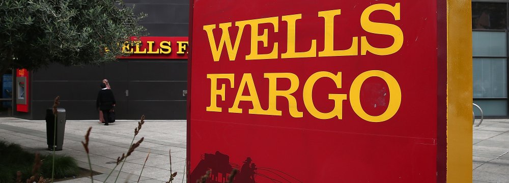 Struggling Wells Fargo Says Hiking Entry-Level Salaries