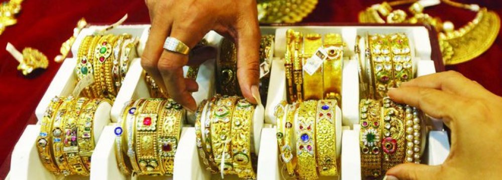 Gold Slips to 3-Week Low