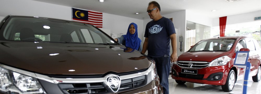 Malaysia’s Manufacturing Sector Falls Further Behind Neighbors