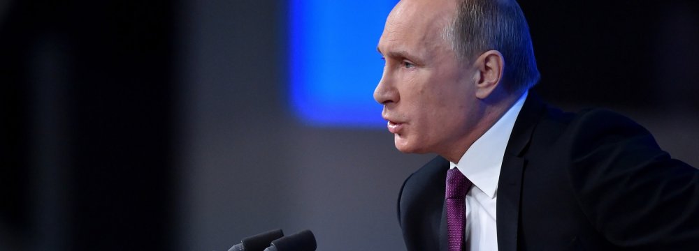 Putin Calls for De-Dollarization in Oil Trade
