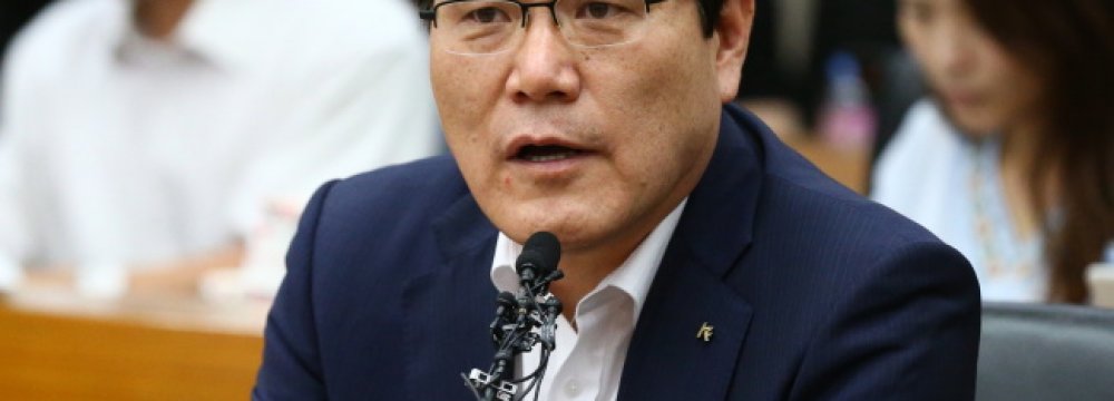 S. Korea Regulator Blames Banks for Household Debt