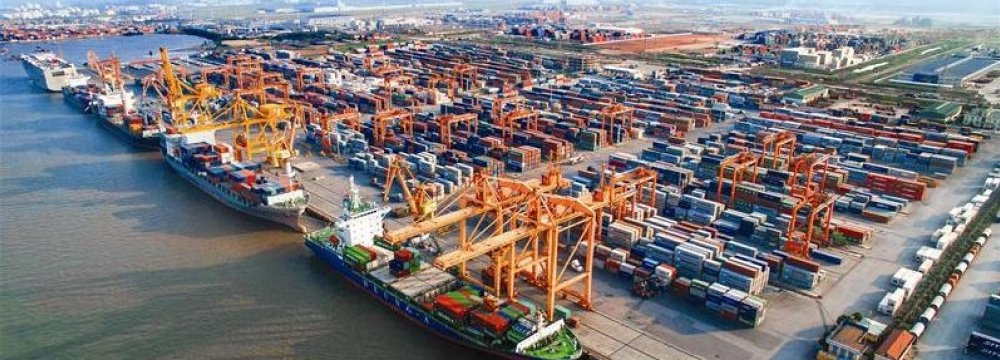 Vietnam Reports $3.3b Trade Surplus  