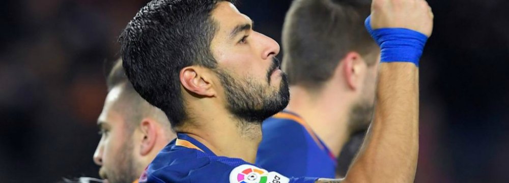 Suarez Opens Way to Final