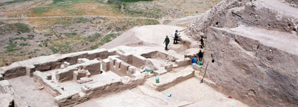 An ancient mud brick building at Godin Tepe