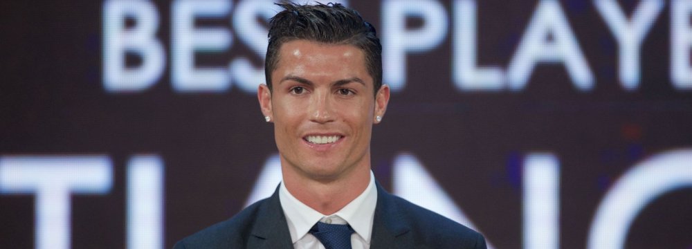 Cris Ronaldo won Best Player of the Year Award in 2016.