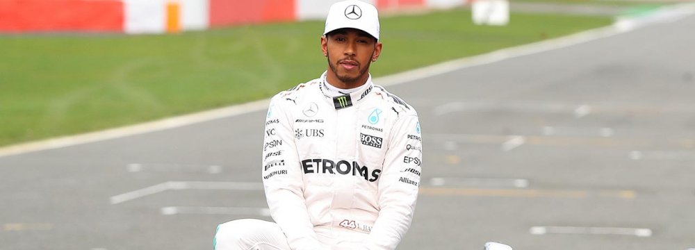 Hamilton First in F1 Poll