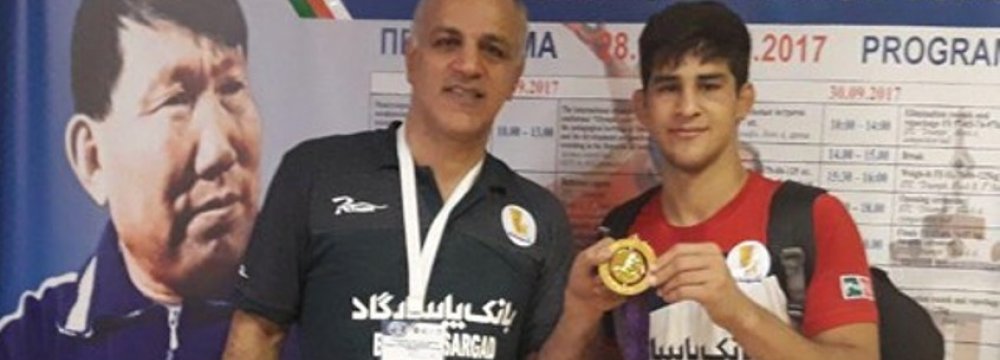 2 Wrestlers Win in Russia