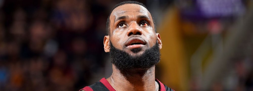 LeBron James Leaves Cavs for Lakers With $154m Contract