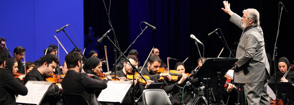 Fereydoun Shahbazian conducting Iran’s National Orchestra
