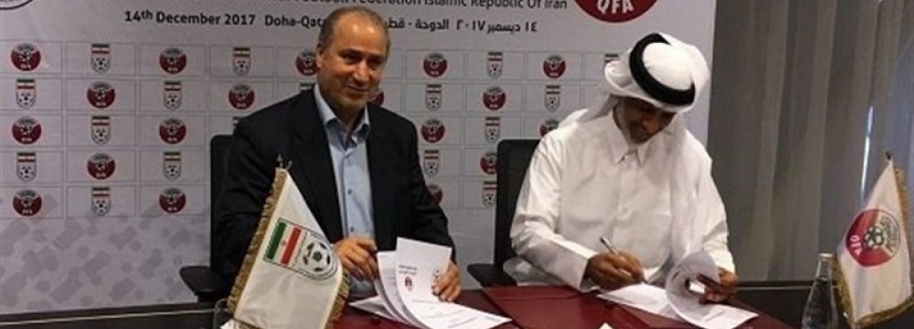 Football Federations of Iran, Qatar Sign MOU