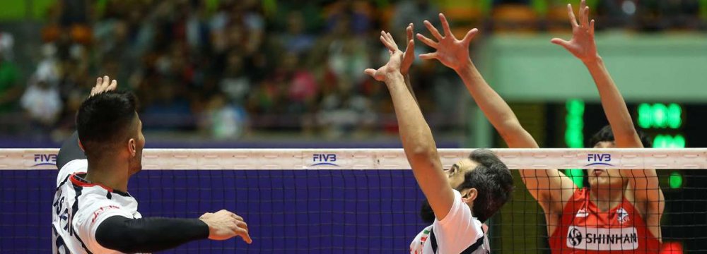 Captain of the national volleyball team Saeid Marouf has welcomed the presence of young players next to him.