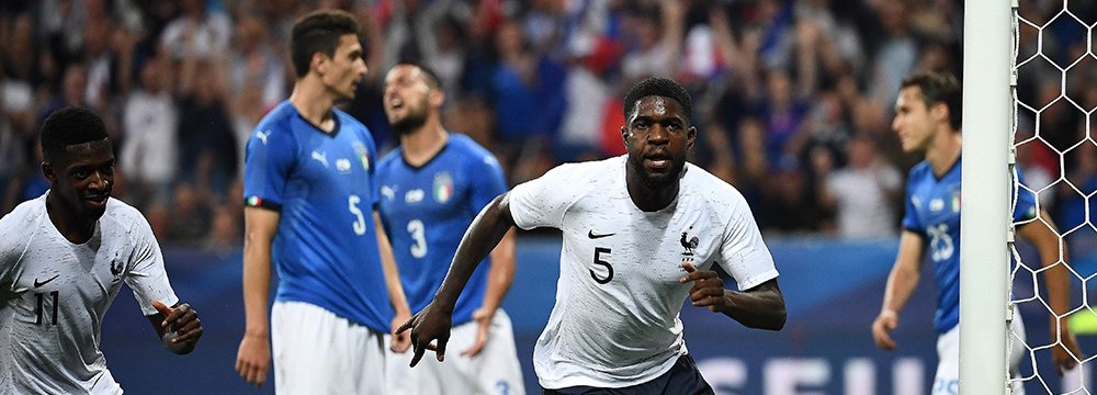 France Beats Italy, Aussies Thrash Czechs