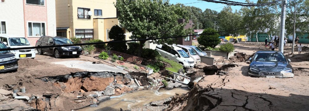 Fears Grow for Japan Quake Survivors as Death Toll Rises