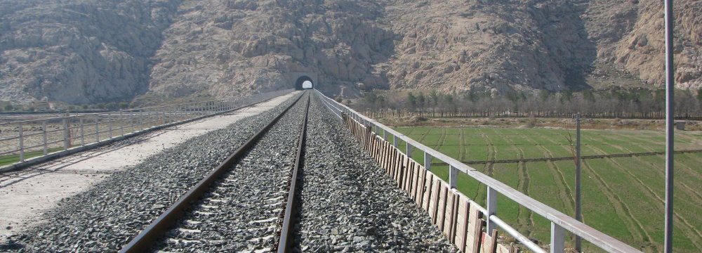 The 1.43-km bridge is part of the under-construction Qazvin-Rasht railroad, which is reportedly in its final stages.