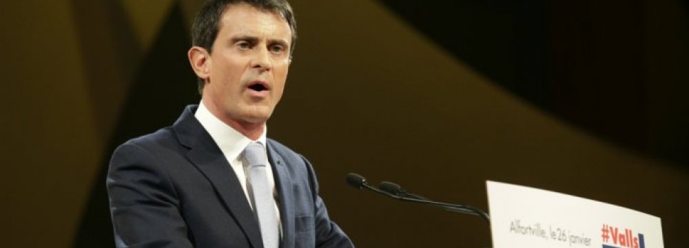 France’s Ex-PM Valls Withholds Endorsement