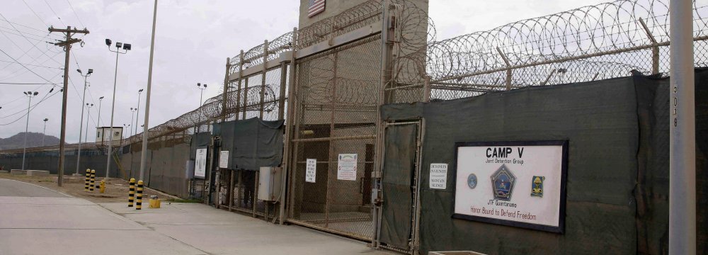 Oman Accepts 10 Guantanamo Inmates