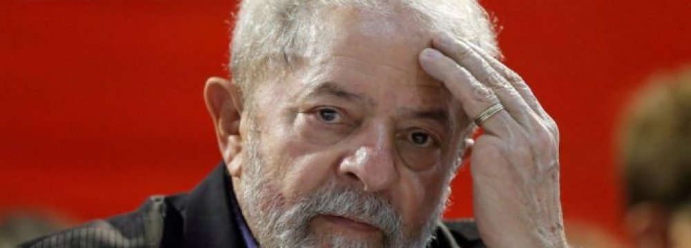 Brazil’s Lula Turns Himself In to Police After Tense Showdown