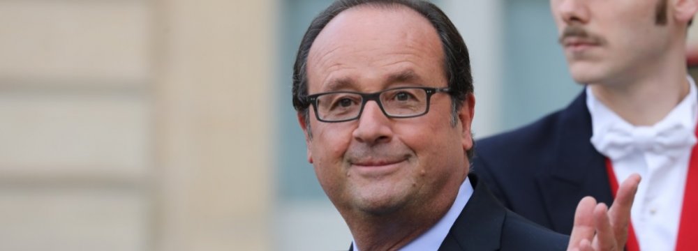 Hollande Settles Old Scores With Macron in Tell-All Book