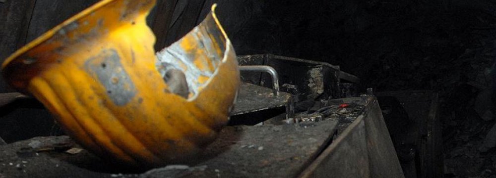 5 Dead in  S. African  Mine Incident