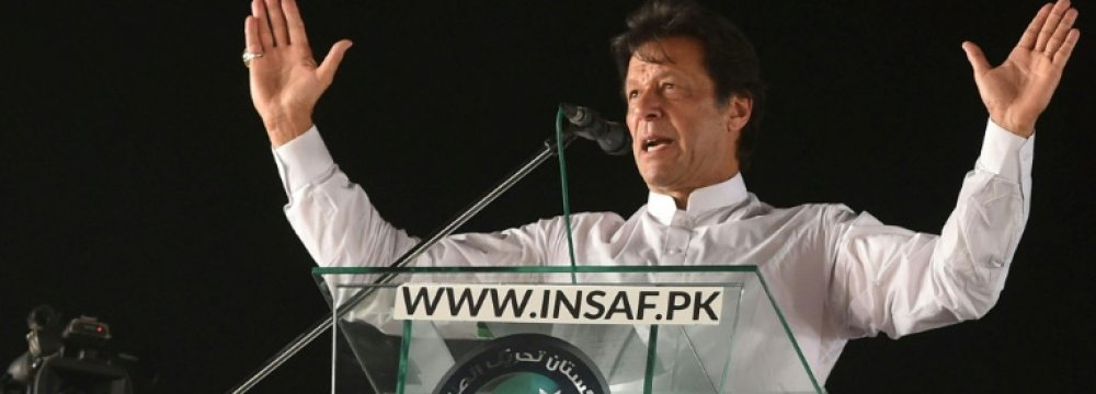 Imran Khan Eyes Victory in Pakistan Poll