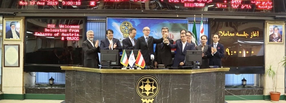 Austria’s Ambassador Tours Tehran Stock Exchange