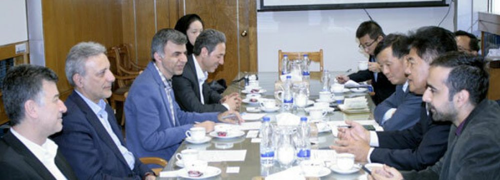 Iran, China Sign Academic Agreement