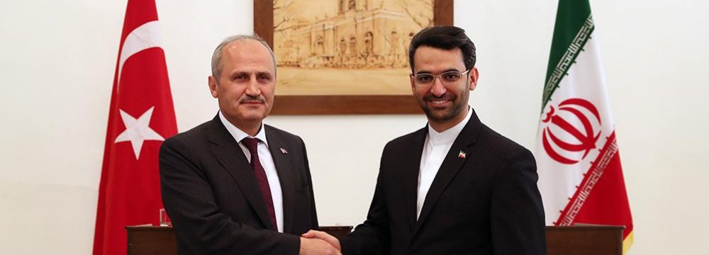 Iran, Turkey Expanding ICT Collaboration