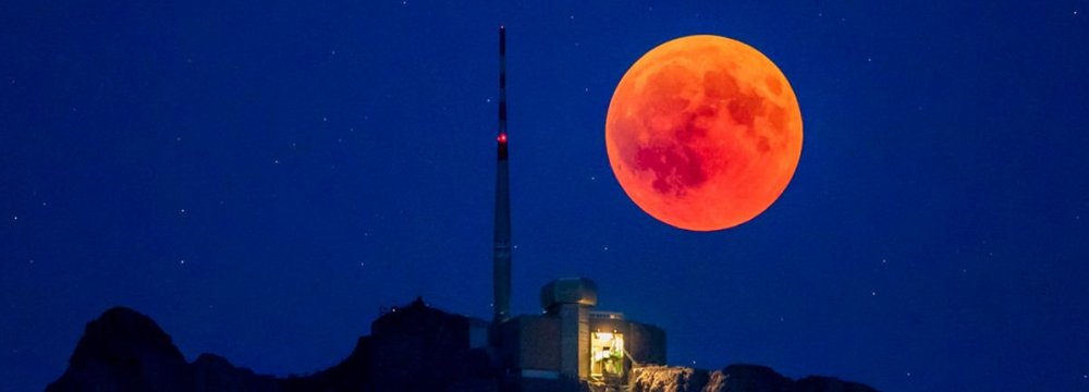 Sole Total Lunar Eclipse in 2019