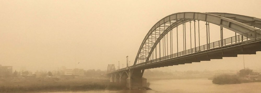 Ahvaz Struggles to Stop Smog 