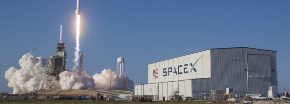 SpaceX Plans to Blow Up Rocket Over Atlantic Ocean Next Week