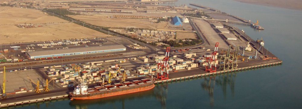 Imam Khomeini Port Registers 12% Rise in Container Shipping