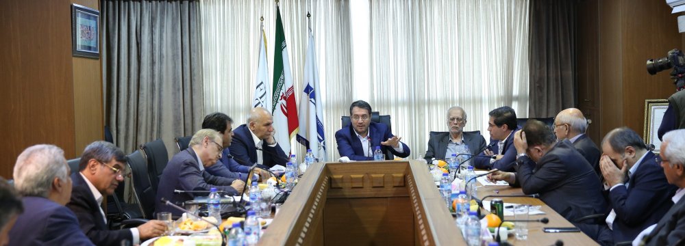 Iran Industries Minister Outlines Priorities In a Meeting Hosted by DEN Media Group