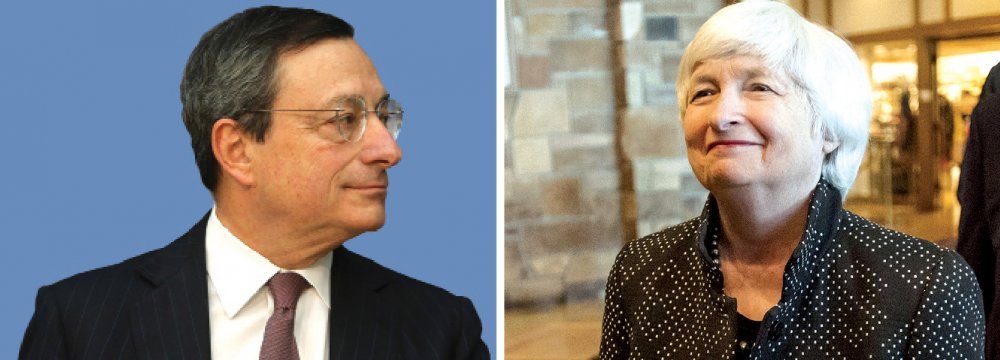 ECB president Mario Draghi (L) and Fed chair Jenet Yellen both defended post-crisis financial regulation  at the central bankers meeting in Jackson Hole, Wyoming, on Friday.