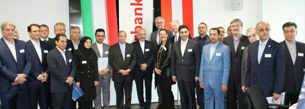 Iran, Austria Banks Finalize €1 Billion Finance Deal