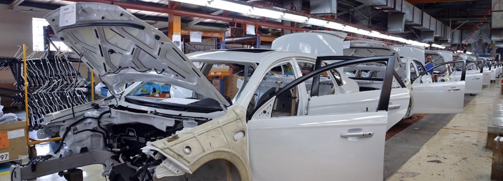 Iran Automakers Produce 1.25m Vehicles in Last Fiscal Year