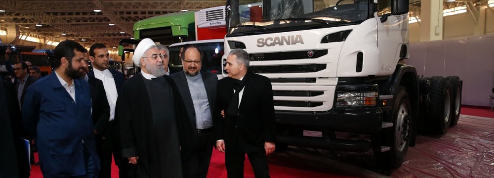Rouhani Outlines Plan to Tackle Air Pollution by Fleet Renewal