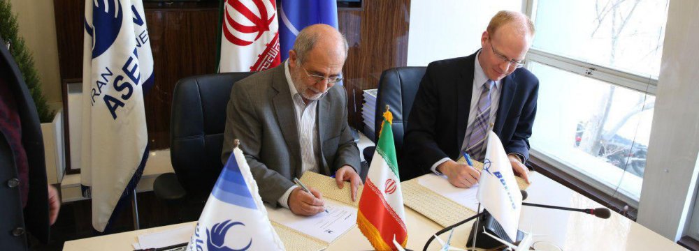 Iran Aseman Airlines, Boeing Sign MoA for 60 737 MAX Jets 