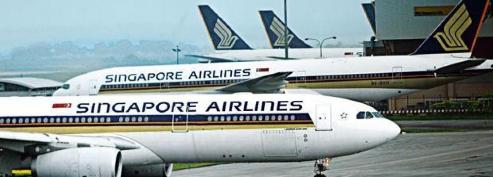 Singapore Airlines Offers Unpaid Leave to Attendants