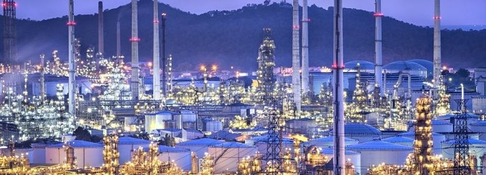 India Looks to Aramco, Adnoc for $44b Refinery Investment