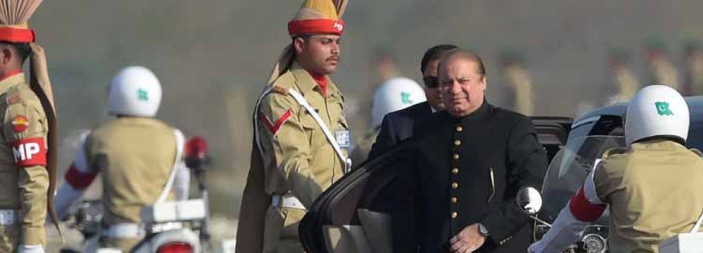 Pakistani PM Must Appear Before New Investigative Team