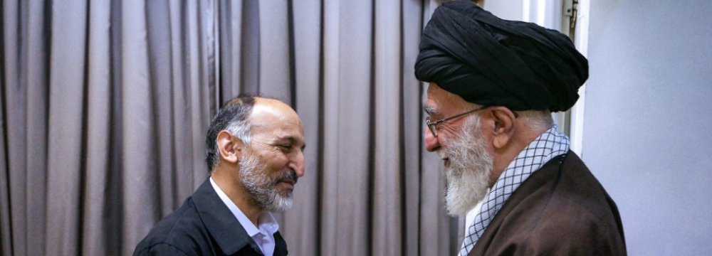 Leader Offers Condolences on IRGC General’s Demise 