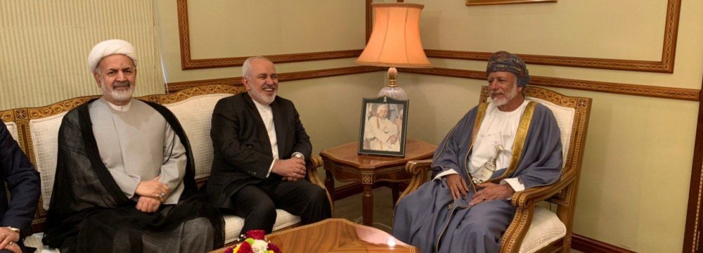 Zarif Holds Extensive Talks in Oman 