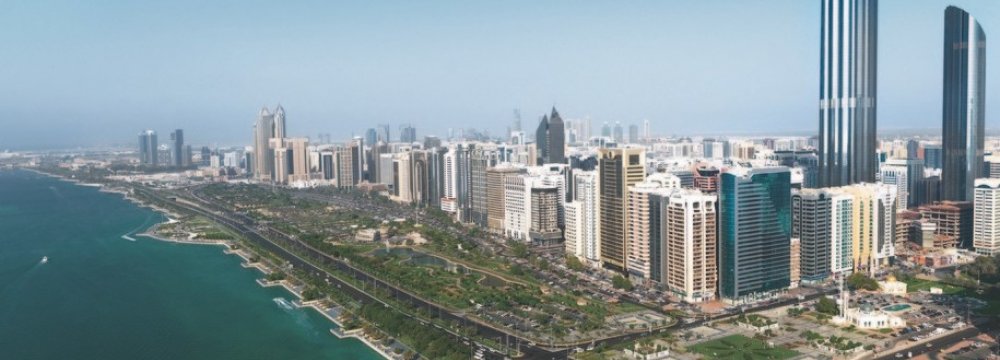 UAE Non-Oil Economy Resilient Despite Low Crude Prices
