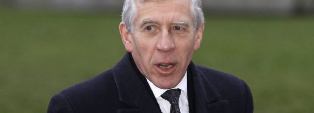 Straw Urges Better Iran Ties  