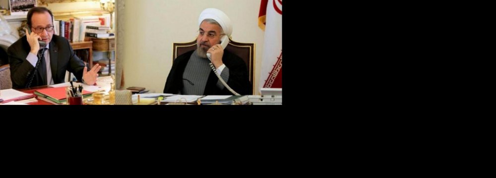 Rouhani,  Hollande Talk on Phone