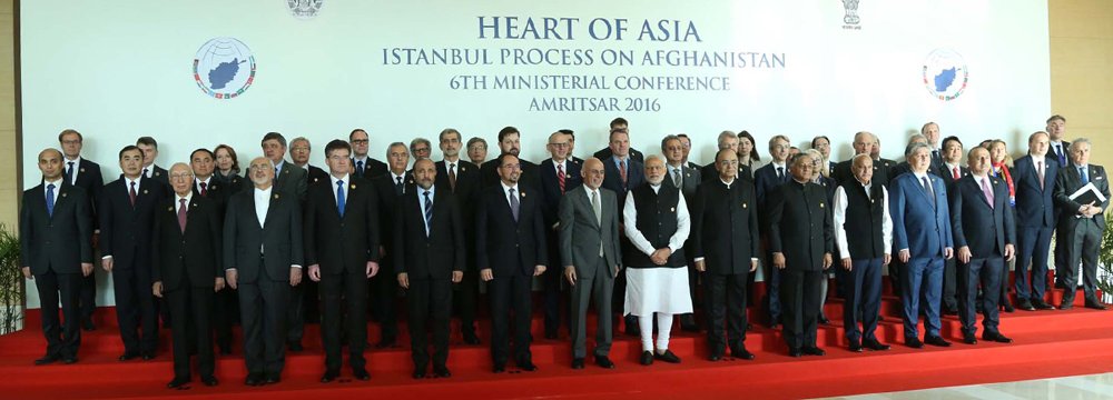 Top officials at the Heart of Asia confab pose for a group photo in India’s Amritsar on Dec. 4. 